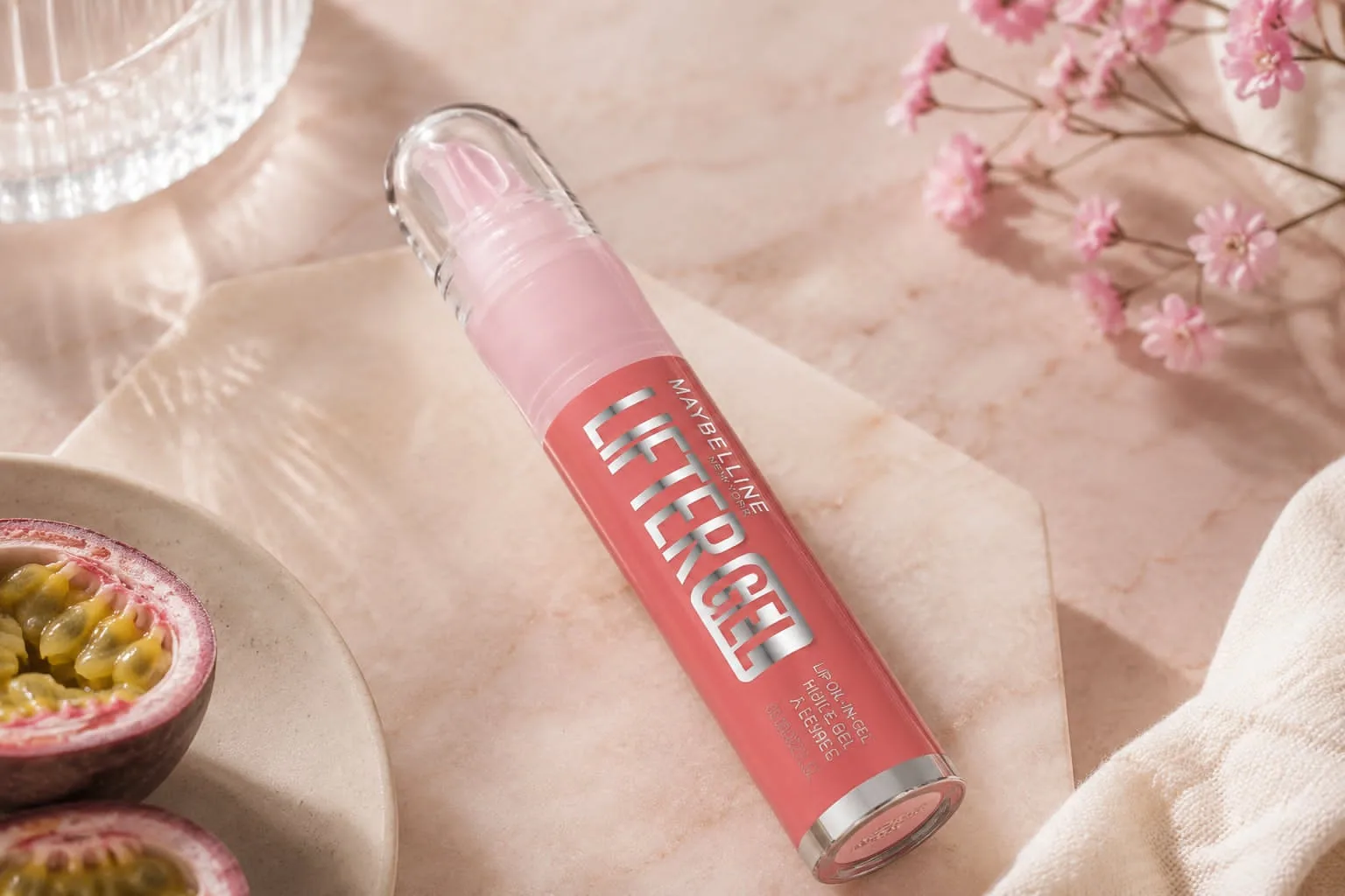 How MAYBELLINE Lifter Oil-in-Gel Lip Gloss Combines Shine And Lip Care